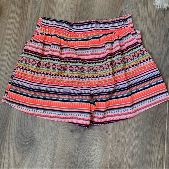 Charlotte Russe Aztec Shorts - Picture 5 of 6